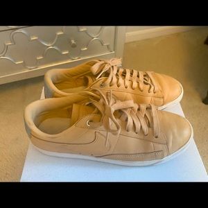 Beige Nike Lazer low top casual sneaker. Size 9. Genuine leather.